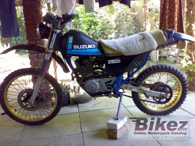 1986 Suzuki DR 250 S photo